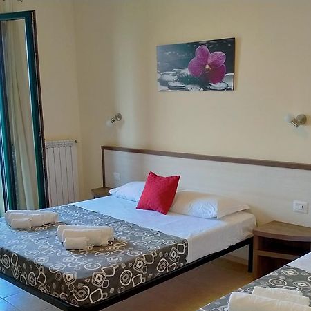 B&B Hotel Helios 乌瓜诺拉基耶萨 外观 照片