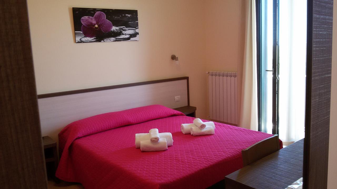 B&B Hotel Helios 乌瓜诺拉基耶萨 外观 照片
