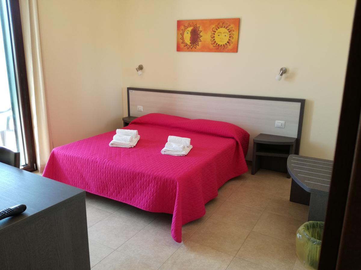B&B Hotel Helios 乌瓜诺拉基耶萨 外观 照片
